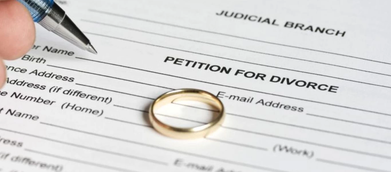 Ποια ηλικία γάμου οδήγησε το 45% των ζευγαριών σε διαζύγιο